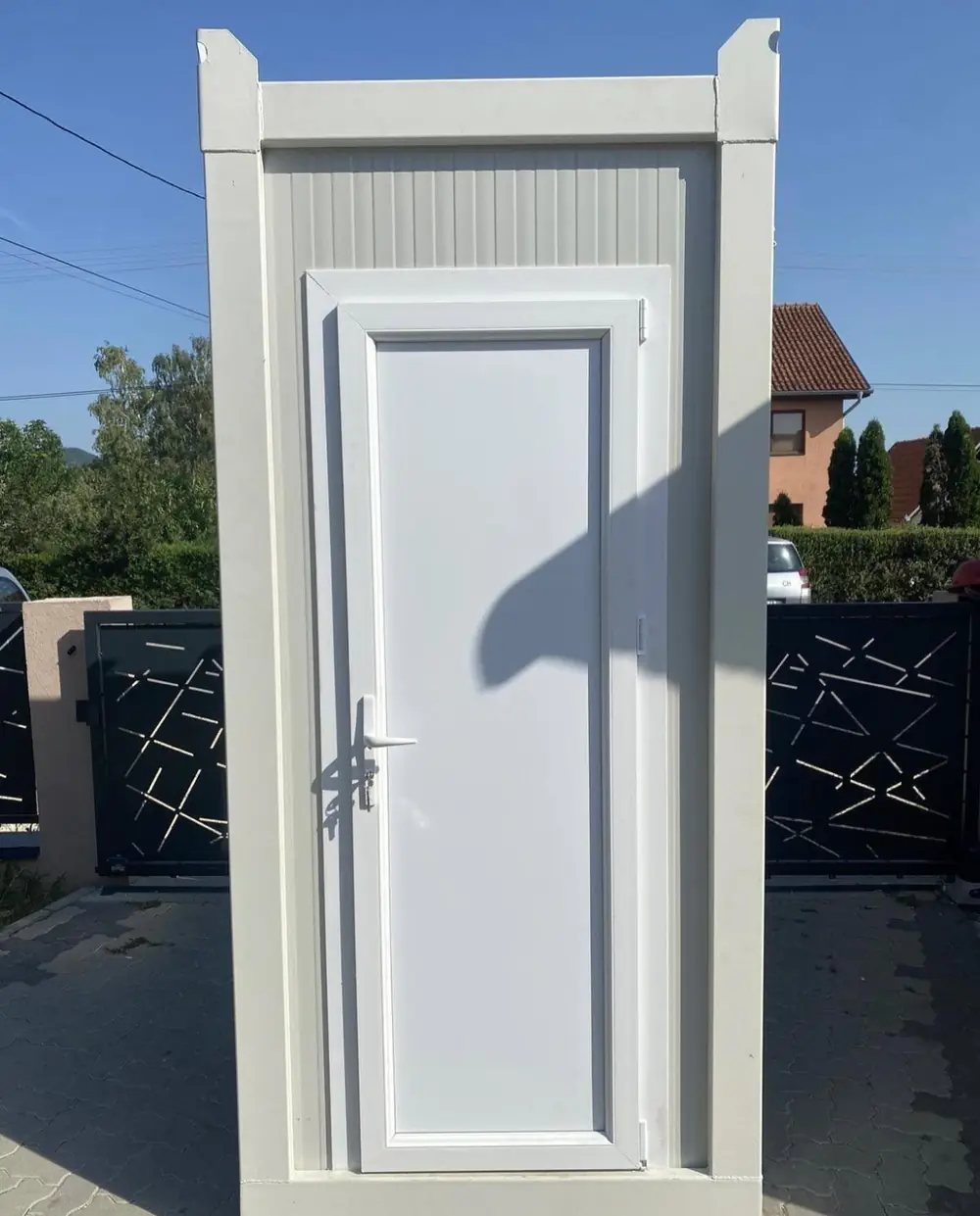 Deluxe flushing unit with sink for rent in Irving, TX